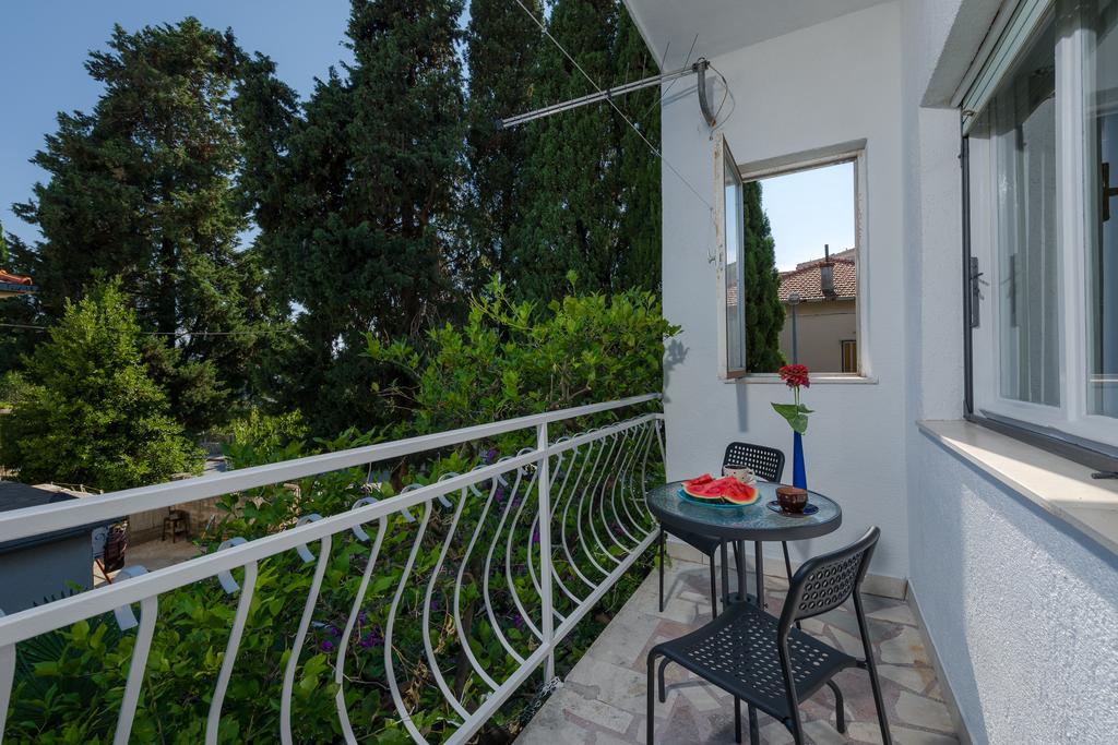 Garden Apartment Kastela Room photo